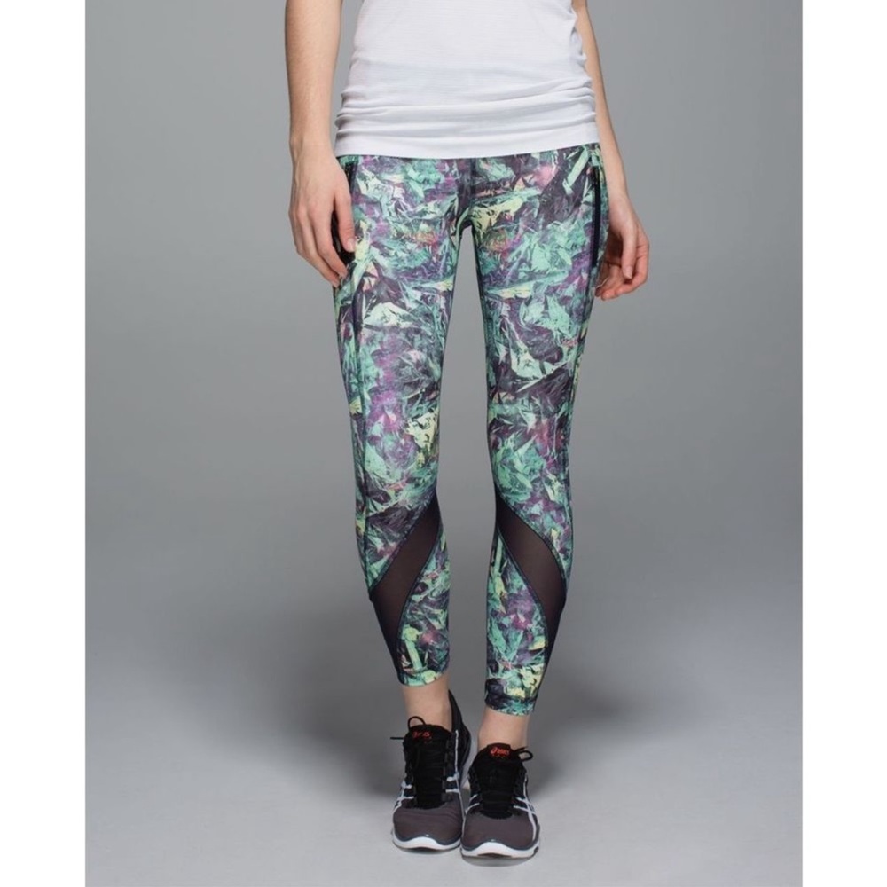 * Lululemon Leggings Multi Color Zip Pockets Mesh Insets Pockets SZ 8 *